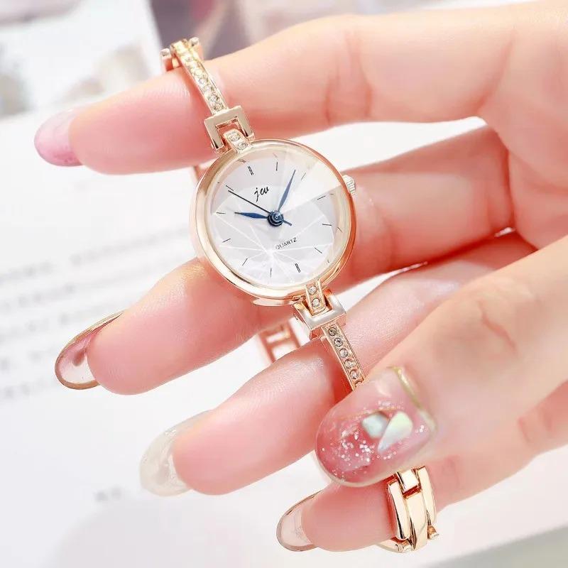 Simple Elegant Small Women's Watches Luxury Brand Gold Wrist Watches for Women Ladies Quartz Watches for Girls Montre Femme