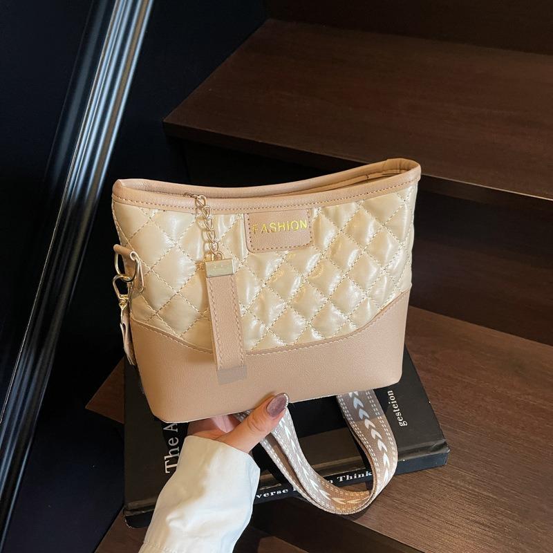 Today's Popular Bags for Women's New Trendy Rhombus Embroidery Thread Shoulder Bag Versatile Atmospheric Messenger Bag Bucket Bag Tide