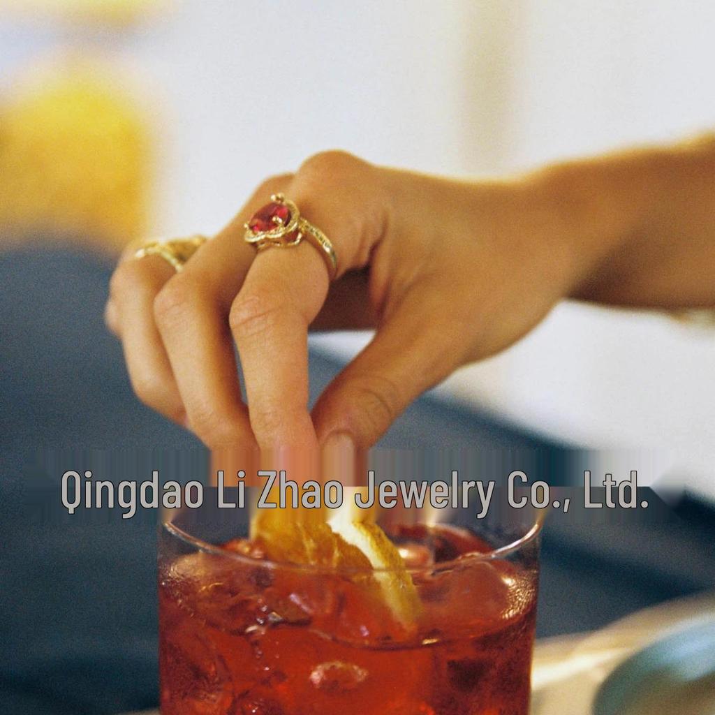 Elegant Heart-Shaped Ruby Ring: Vintage European and American Style for Women