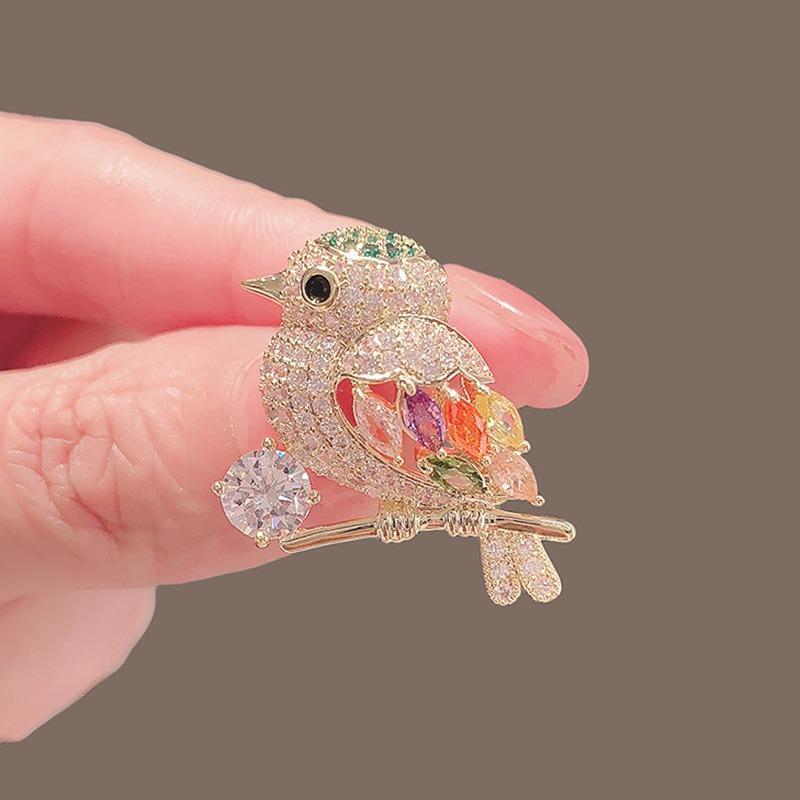 Bird High-end Brooch with A Sense of Sophistication Niche Anti-glare Clasp Personalized Suit Collar Pin Brooch and Corsage