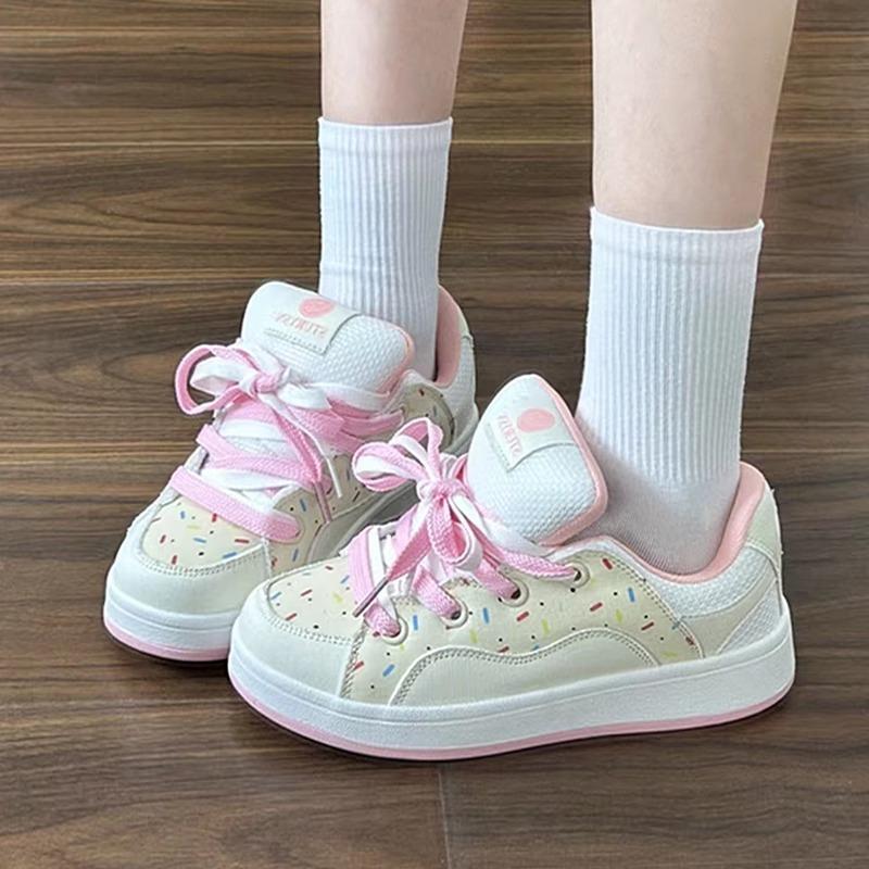 Korean version of dopamine bread shoes female cute platform versatile casual board shoes 2025 spring new student white shoes