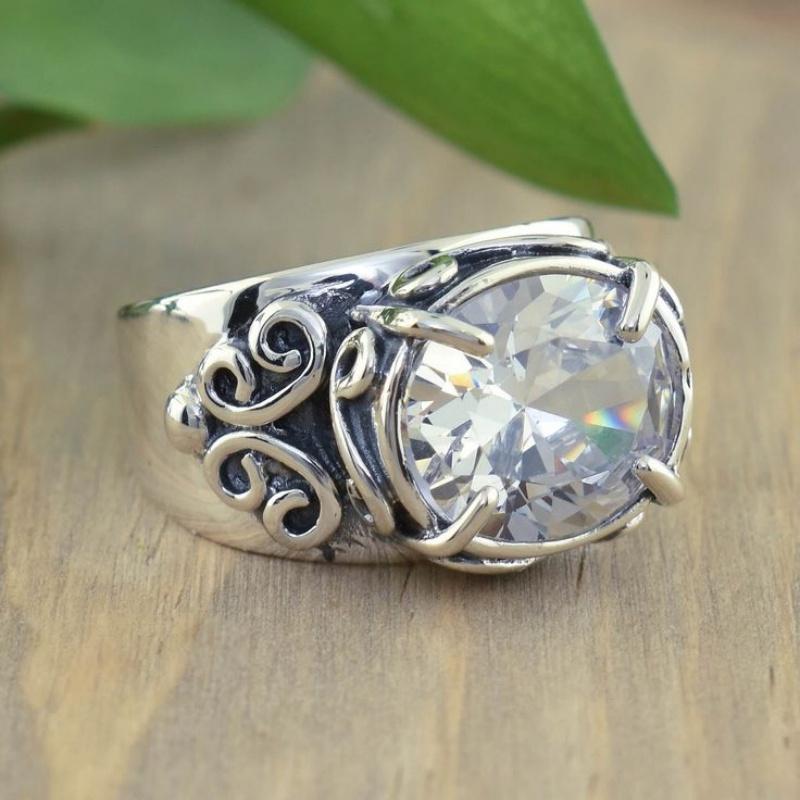 Unique Creative New Style Ladies' Ring,Set With Synthetic Zirconia Jewelry, A Holiday Gift For Female Friends.