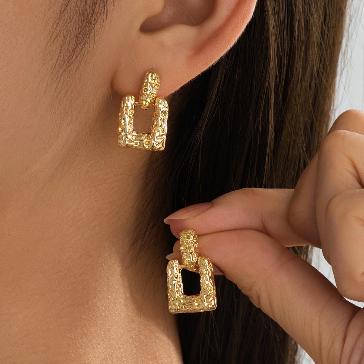 Retro Geometric Earrings: Light Luxury Exaggerated Design for Women
