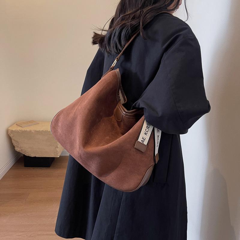 Large Capacity Bag Women 2025 Super Fire Fashion Suede Shoulder Bag Texture To Work Commuter Messenger Tote Bag Women