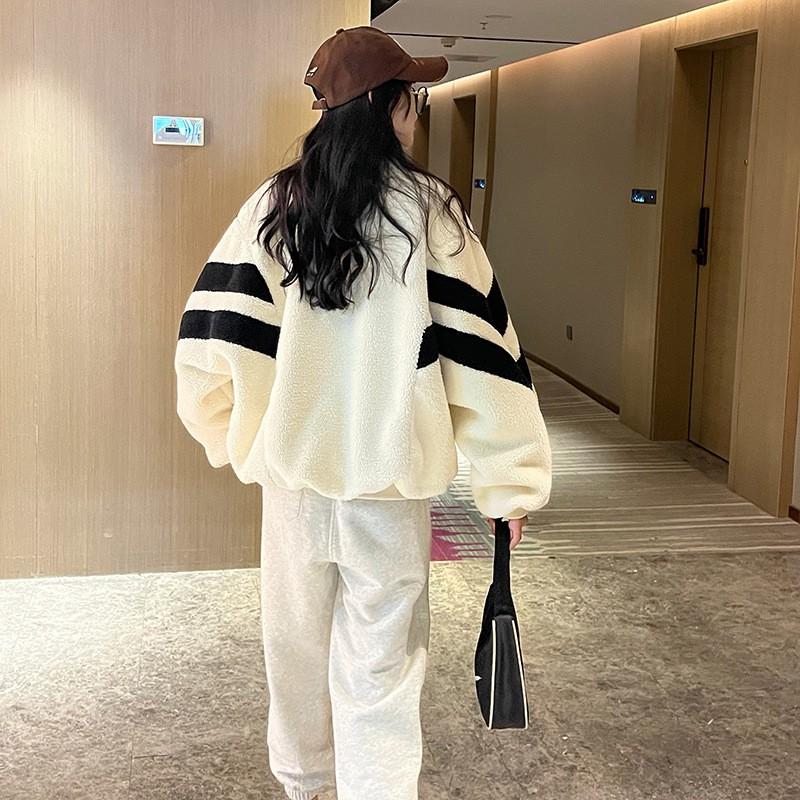 Womens Oversized Faux Fur Coat With Contrast Color Panel Thick Fleece Lined Winter Jacket Korean Style Long Sleeve Outerwear