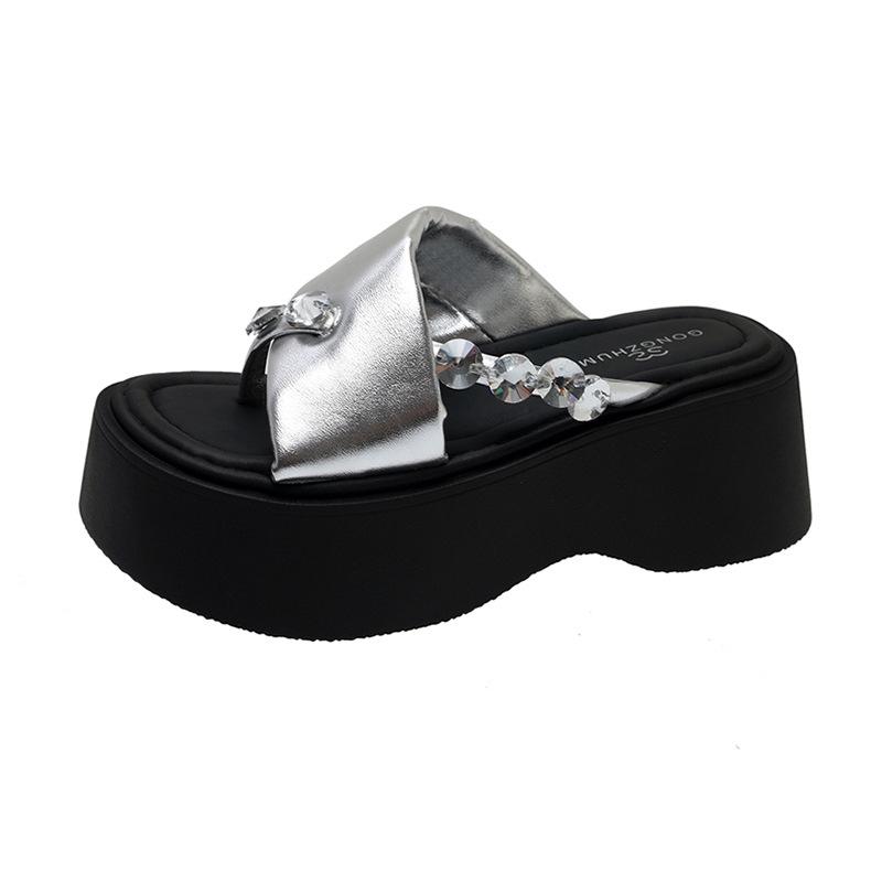 Retro small man shows tall British style women's slippers 2025 Internet celebrity new Korean non-slip soft bottom not tired feet slippers