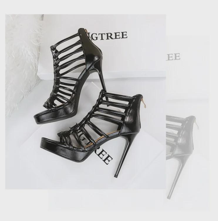 929-13 Sandals (Sold Out, No Restock)