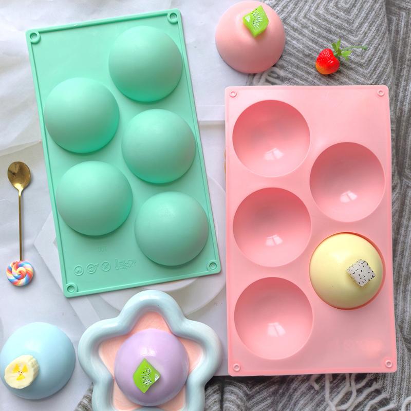 5-Hole Circular Footprint Silicone Baking Tool Non-Toxic Flexible DIY Mold for Cookie Fondant Cake Chocolate Holiday Gift Making
