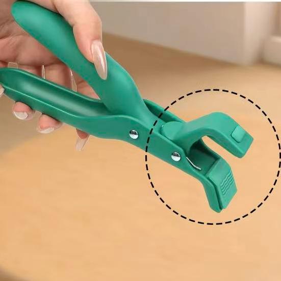 

Multi-Purpose Anti-Scald Tool for Bowls, Plates, Pans, Serving as Holder, 2 Counts Hot Plate Gripper, Clip in Kitchen Red & Green. 1