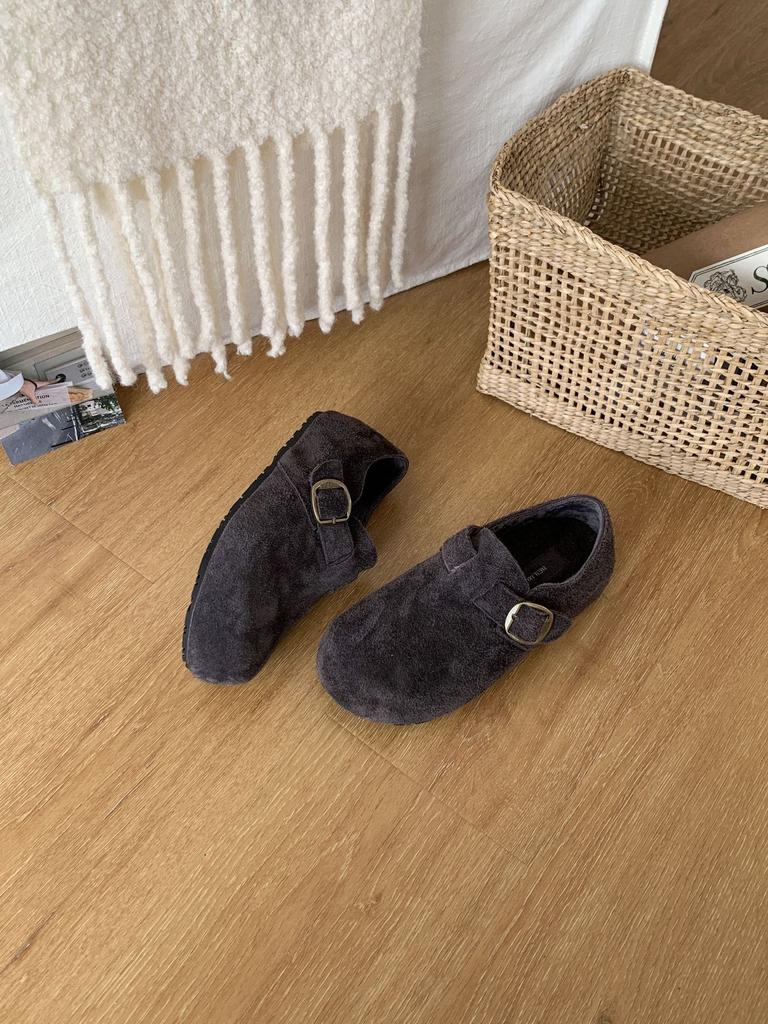 2025 Winter New Retro Velvet Warm Versatile Lazy Round Head One Pedal Soft-soled Shoes Women Wear