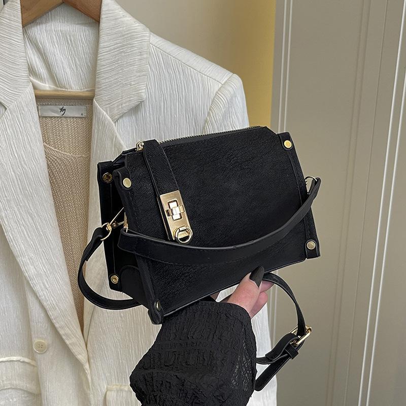 

Texture trendy new bag winter personalized women s shoulder messenger bag retro simple fashion small square bag чёрный