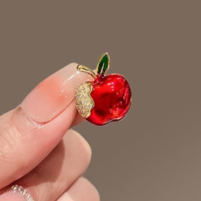 Fashion Delicate Mini Enamel Red Apple Brooches for Women Clothing Coat Accessories Christmas Party Gifts
