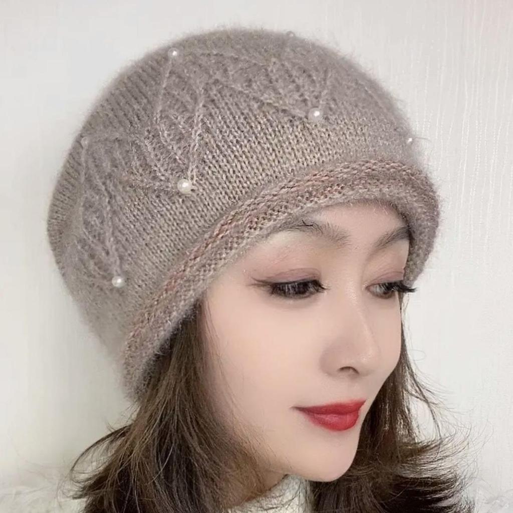 Stylish Double-Layer Squirrel Fleece Knit Hat with Curled Edge and Earmuffs