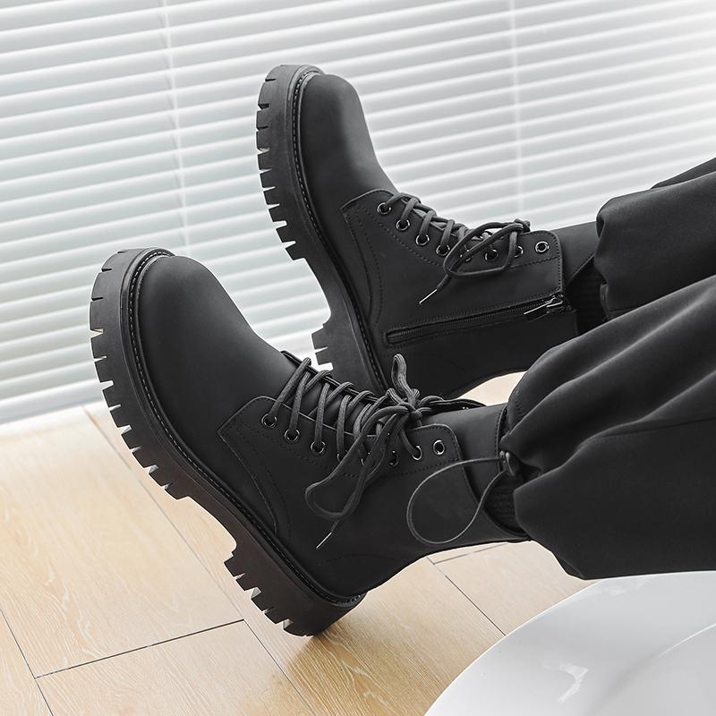 New Fashionable British Style Thick Sole Mid Top Boots for Men's Lace Up Boots Classic Black High Top Comfortable Outdoor Shoes