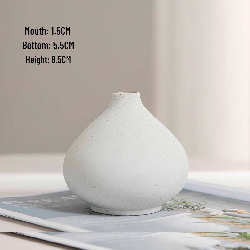 Nordic Ceramic Vase for Dried Flowers - Ideal for Living Room and Dining Table Decor; Perfect As Photo Props and Literary Ornaments.