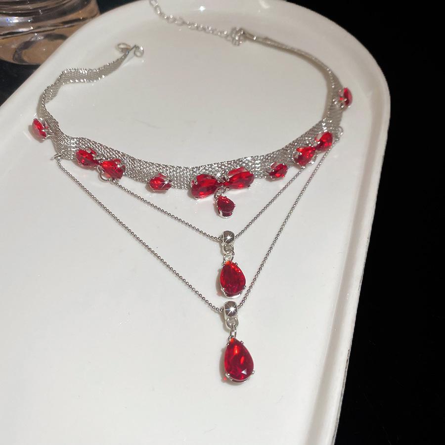 Крест Ретро Циркон Капля Воды Кисточка Ожерелье: Элегантный европейский и американский дизайн