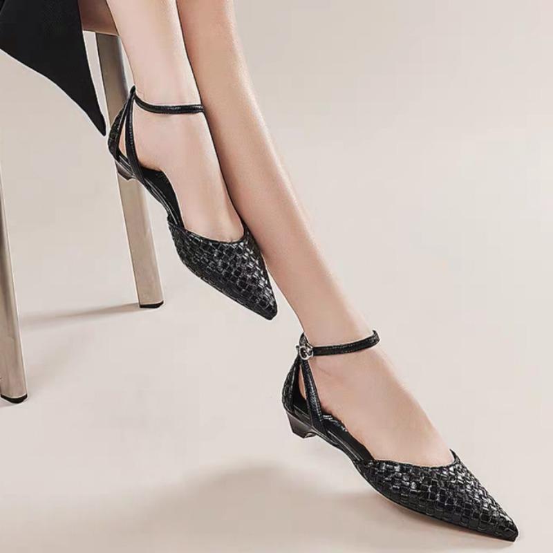 Flache Schuhe mit Baotou-Zehenpartie, Frühling neuer Stil, spitze Zehen, flacher Ausschnitt mit A-Wort, rutschfeste, abriebfeste Sandalen