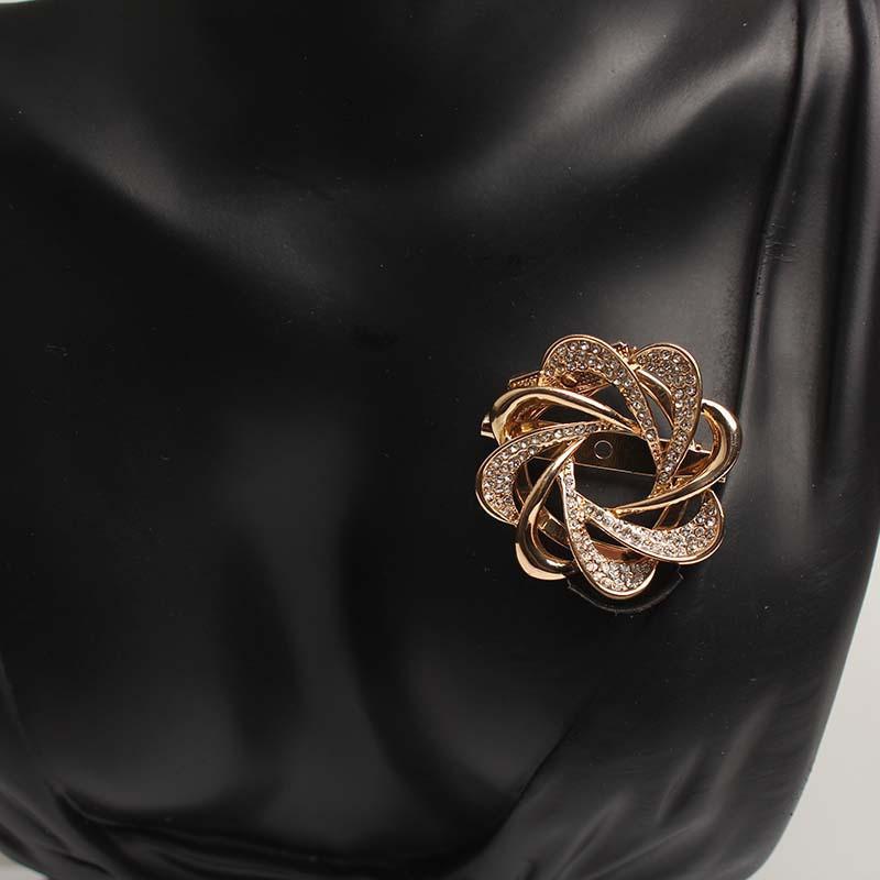Moda Luxo Cristal Twist Round Silk Scarf Buckle Broches De Seda Clássicos Pins De Roupa De Senhora Requintada