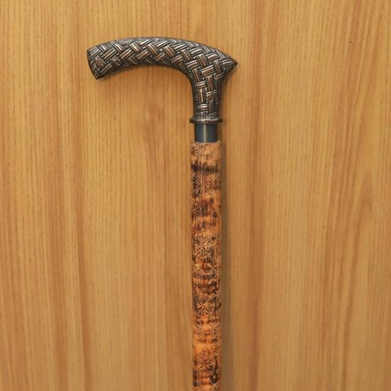 93,98 cm Gehstock mit Griff aus Gussaluminium, Lederummantelt, Holzstock mit floralem Design, Geschenk für Ihn, Sie