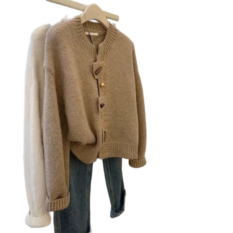 Retro Horn Button Sweater Jacket Women's Autumn and Winter Lazy Wind Short Small Wool Knitted Cardigan
