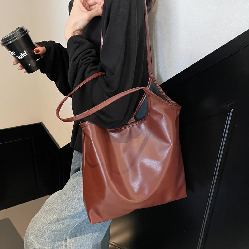 Modern Capacity Large Womens Tote Bag Cozy Pu Handbag Available In Black Brown And Khaki