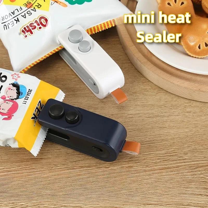 2 in 1 Mini Bag Heat Sealer Storage Package Snack Sealer Clip Handheld Plastic Bag Heat Sealing Machine USB Rechargable