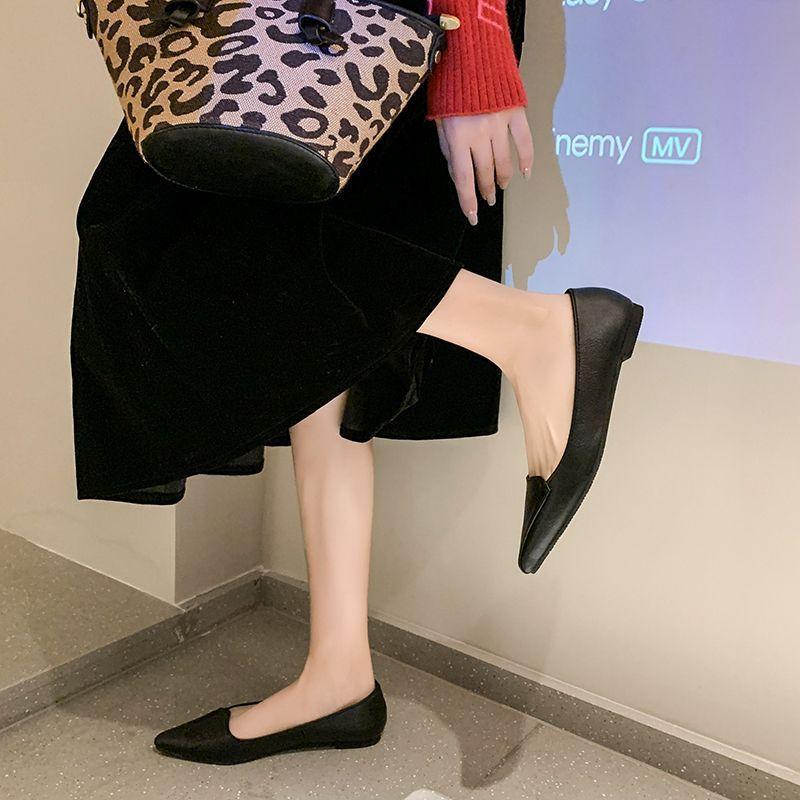 Soft-soled work shoes, black pointed flat-soled single shoes 2025 professional flight attendant shoes, soft leather comfortable work hotel leather