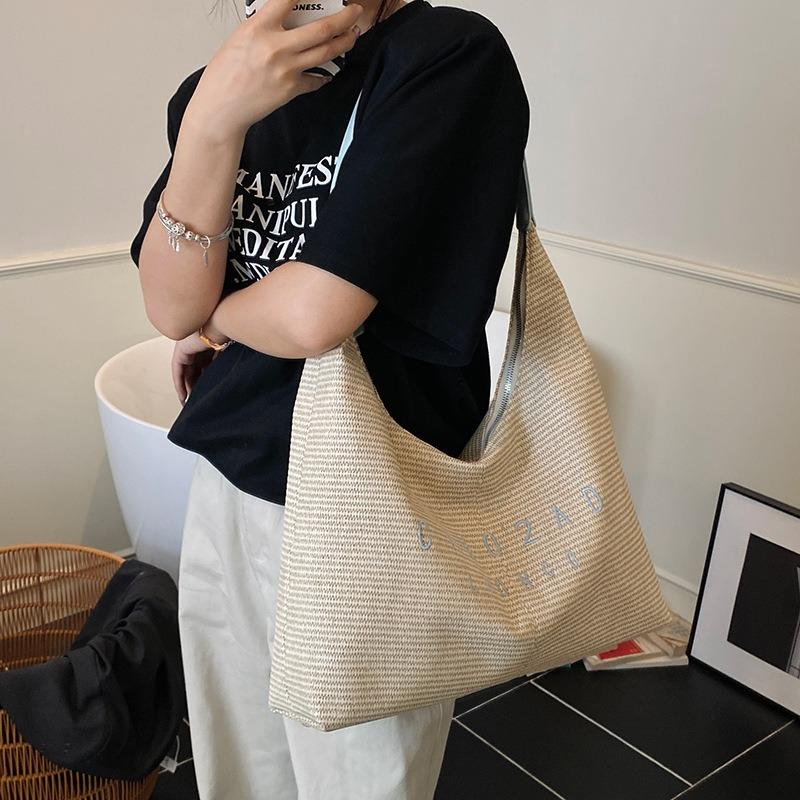 Fashion Large-capacity Tote Bag Women's Summer New Simple Casual Shoulder Bag High-value Versatile Bag