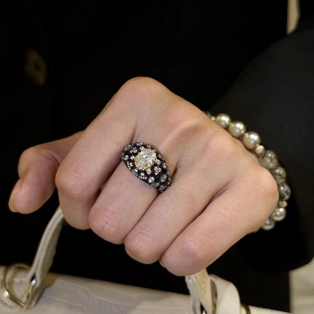 

Luxury Baroque Style Black Gold Open Ring Vintage Starry Diamond Heavy Duty Pigeon Egg Fashion Ring for Women adjustable