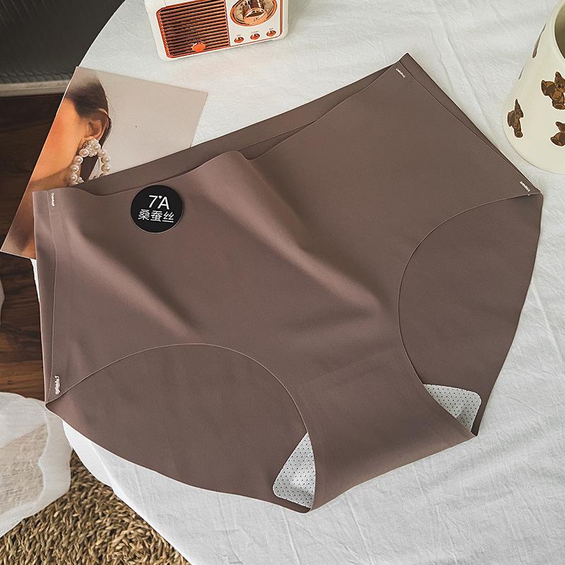 Traceless panties women's mulberry silk crotch A mulberry silk girl's sports do not clip buttocks ice silk mid-waist shorts briefs