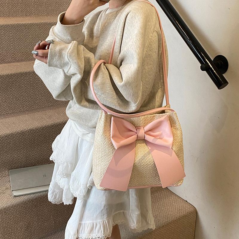 Petit nœud, sac de grande capacité frais et à la mode, sac pour femme, sac à bandoulière à couleurs contrastées, nouveau sac seau printemps et été