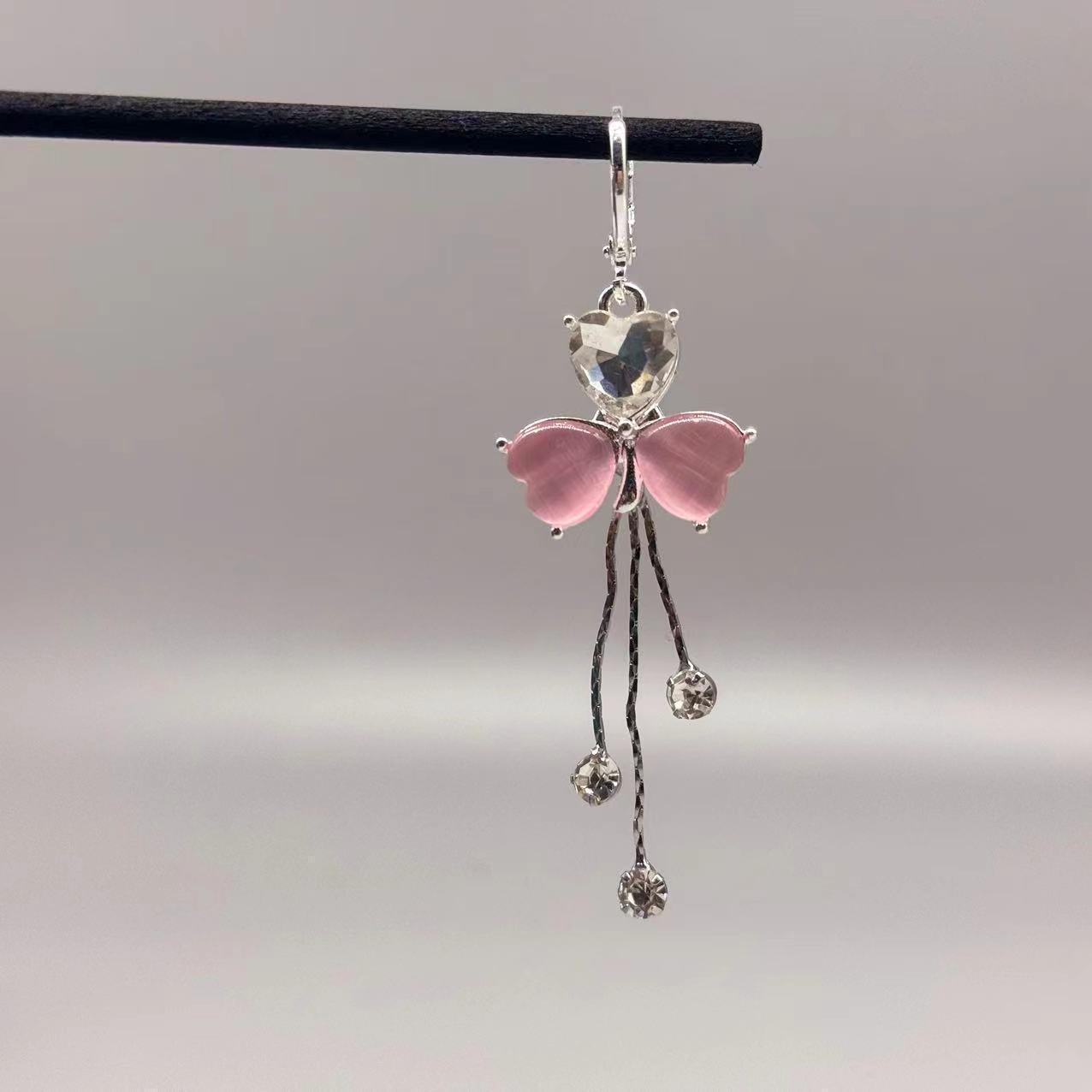 

Елегантні сережки-конюшина з китицями 2024 року: Ніша, шикарний дизайн на весну/літо срібні рожевого кольору