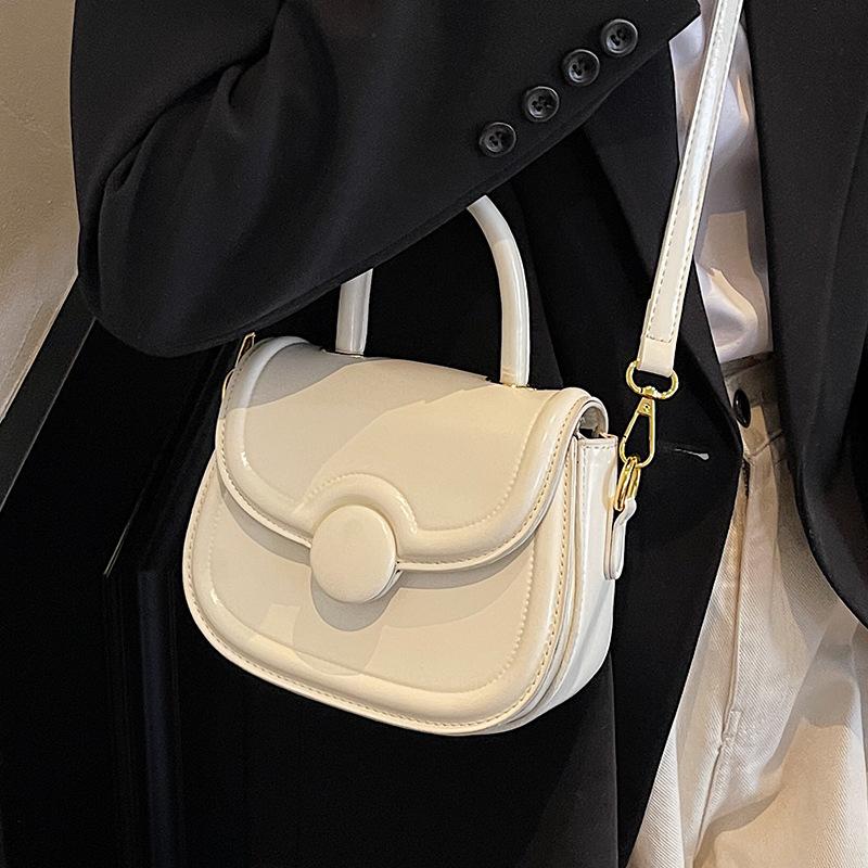 Trendy New French Casual Niche Simple Style Saddle Bag Versatile Commuting Temperament Advanced Sense Portable Messenger Bag