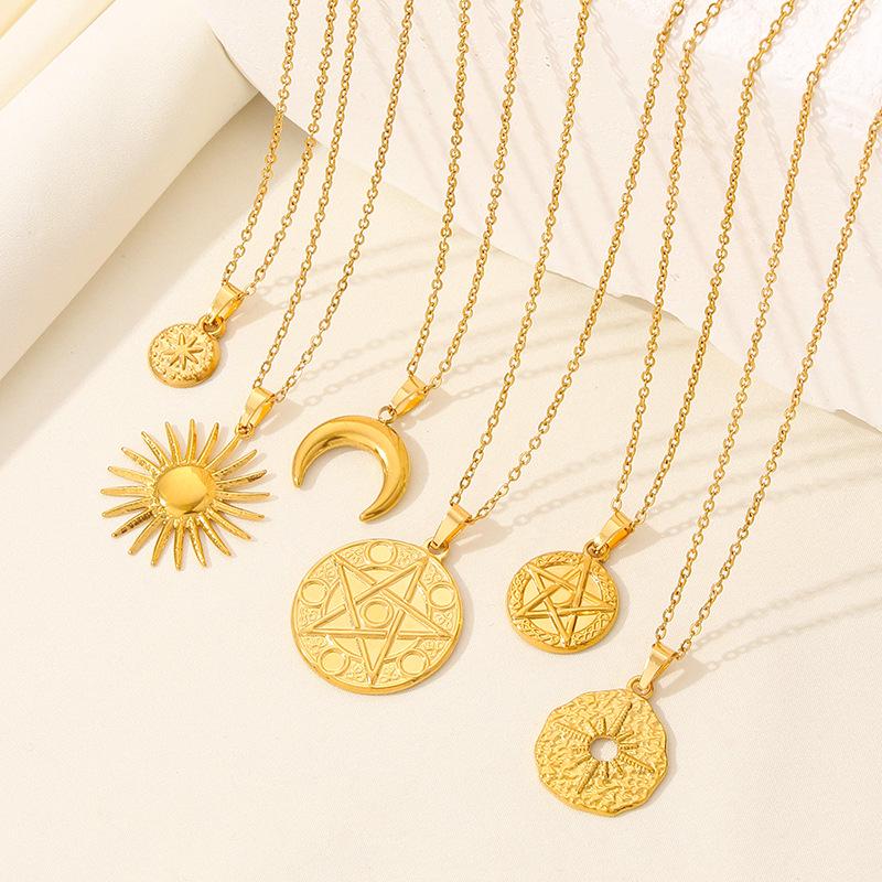 

Moon and Sun Pendant Clavicle Necklace - Women s Simple Cross-Border Fashion