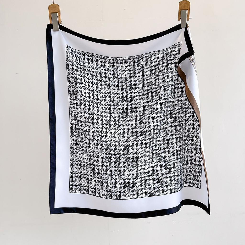 New double-sided silk scarf splicing fashion new versatile neck professional scarf popular recommendation trend