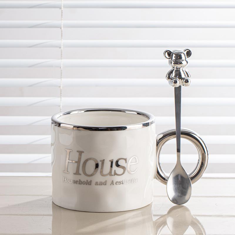 

Легкая роскошь Высокое качество и Красивая офисная кофейная чашка для мужчин и женщин Высококлассная керамическая кружка с крышкой и ложкой Бытовая чашка для воды для питья 301-400ml