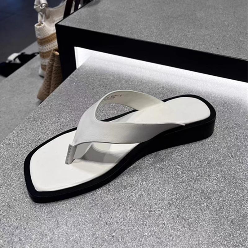 Thick-bottomed flip-flops for summer wear, new beach cool slippers