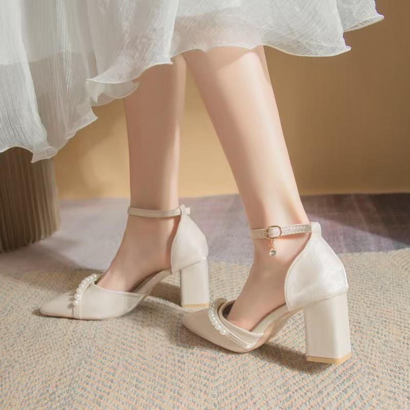 

Темпераментні туфлі на високих підборах, сумка, голова, товсті підбори, сандалі, жіночі 2025 літо, нові, ремінець через пальці, порожні, одинарні туфлі 40