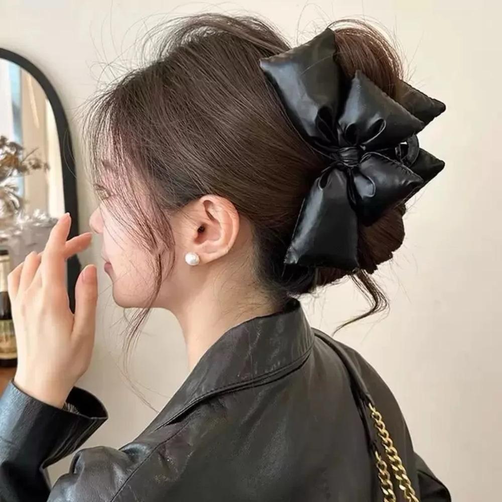 1PC Claw Clip PU Leather Bow Hair Clip Black 3D Design Hair Claw Clip Premium Feel Stylish Girls Kids Hair Accessories for Women