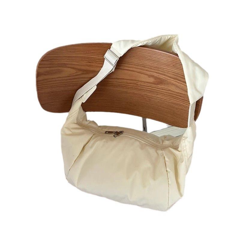 Wind Messenger Bag Women's Large-capacity Dumpling Bag Pleated Casual Simple Versatile Shoulder Bag