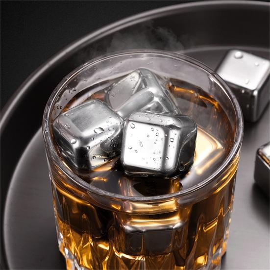 Pietre da Whiskey in Acciaio Inossidabile Raffreddatori Riutilizzabili per Bevande Non Diluenti e Lavabili in Lavastoviglie Cubetti di Ghiaccio Metallici per Whiskey Raffreddatore per Vino Strumento da Bar