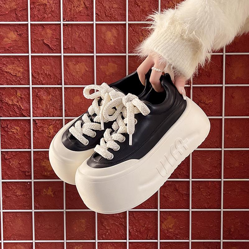 Hässlich süße Plateau-Brot-Schuhe Damen 2025 Herbst neue vielseitige Muffin-Schuhe Leder Schnürschuhe Casual Sport Board Schuhe