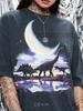 Vintage Dinozaur Księżyc Styl Graficzny lat 90 Koszulka Comfort Colors®, Retro Dino Wyblakłe Koszulki, Natura Y2K Streetwear 2000S Prezent z Dinozaurem,