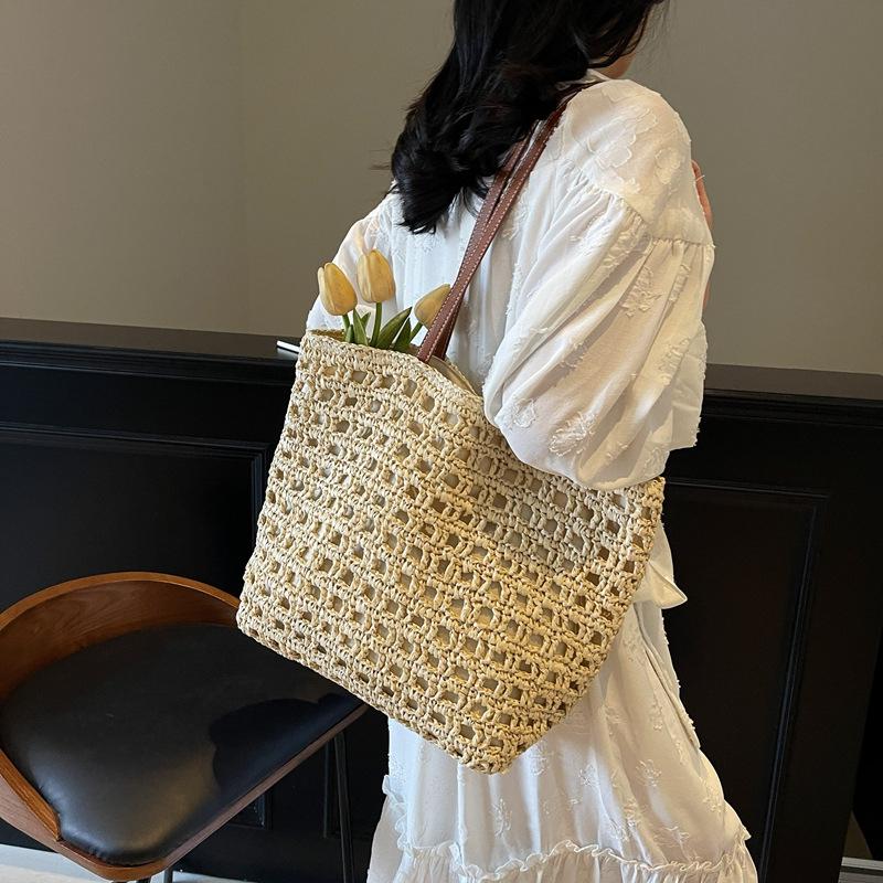 Handwoven Women's Shoulder Bag New Style Summer Large Capacity Beach Vacation Straw Tote Bag Casual Bucket Handbags