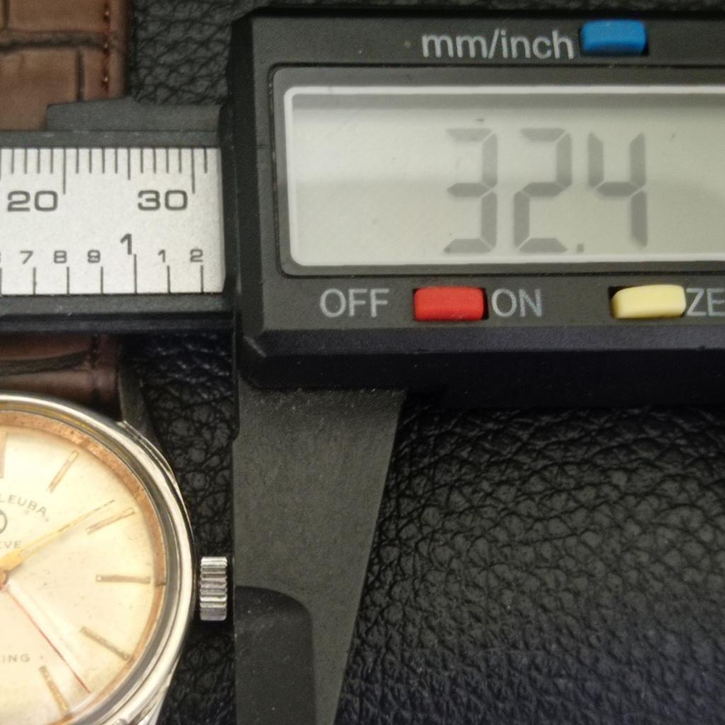 FAVRE LEUBA SEA KING VINTAGE 101 HAND-WINDING SWISS MENS WATCH A703750-1