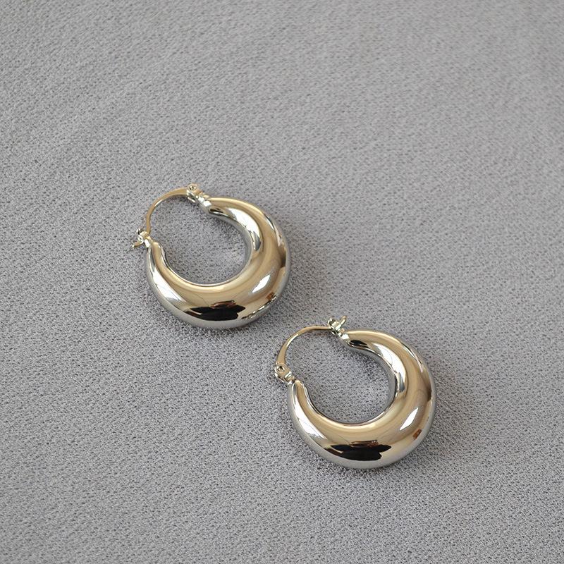 European & American Trendy Glossy Gold-Plated Brass Crescent Earrings