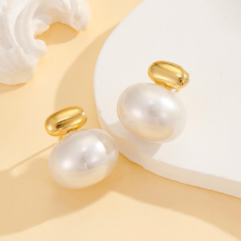 Exquisite Full-diamond Sweet Bow-shaped Pearl Stud Earrings for Women, Fashionable, Simple, Small, and Versatile. Ear Jewelry.