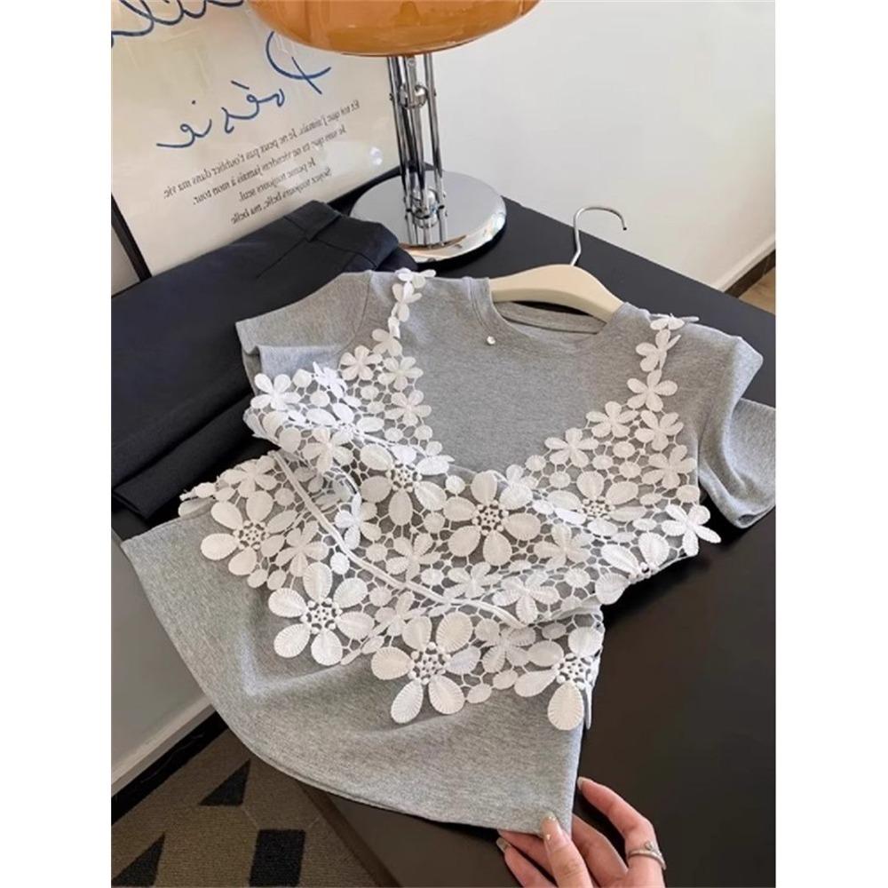 Fashionable and stylish hollow crochet spliced round-neck short-sleeved fake two-piece T-shirt women's popular top