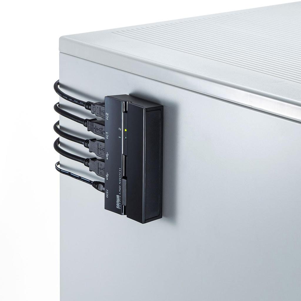 SANWA SUPPLY Magnetický USB 2.0 Manuální přepínač (s rozbočovačem, duální obvody), SW-US22HMG, Černá