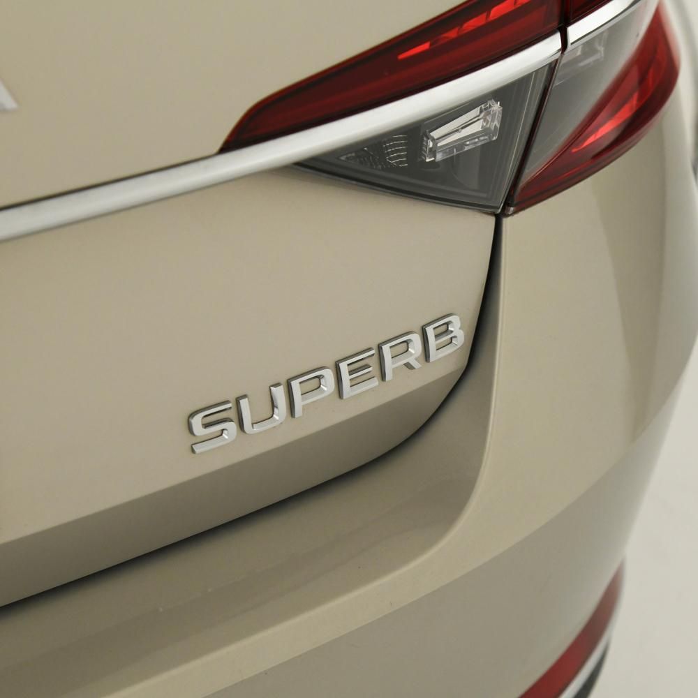 HIAQ2 ABS Car Emblem Letter Trunk Tail Sticker Decal Decor Accessories For Skoda Fabia Kamiq Karoq Kodiaq Octavia Rapid Superb YETI